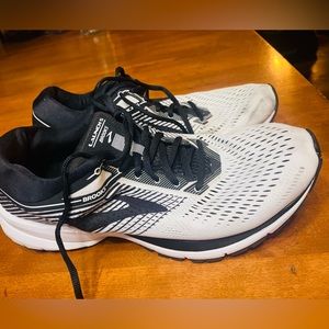 Men's Brooks shoes